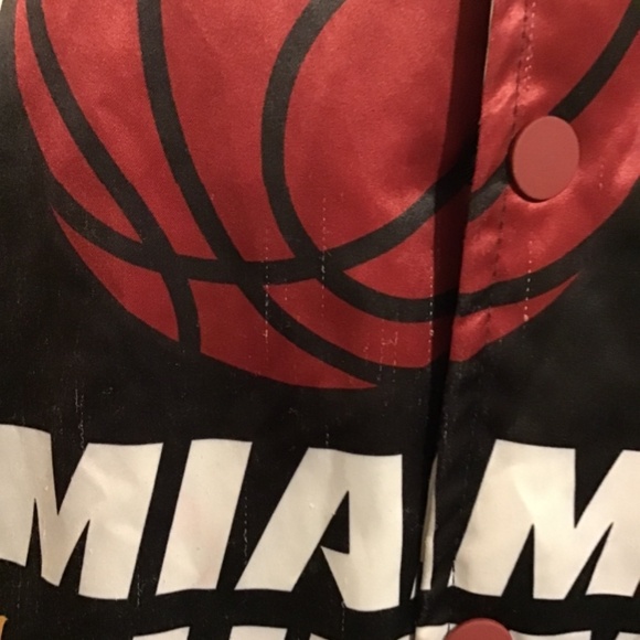 🔥SALE!Miami Heat, see pictures, jacket is in good cond., with some scratches,😎 - Picture 9 of 15